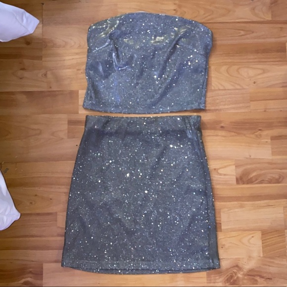 Cute sparkly matching skirt and top. - Picture 3 of 3